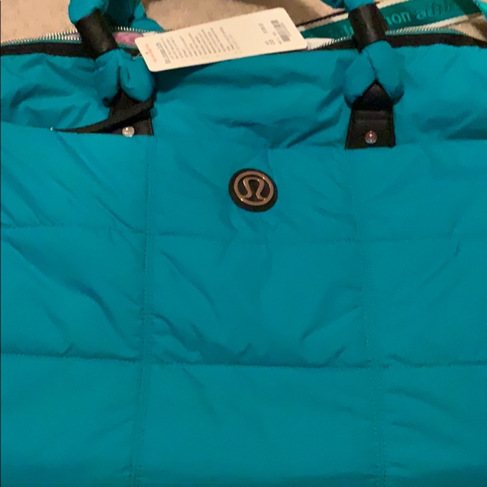 Lululemon bon voyage duffel/gym bag.